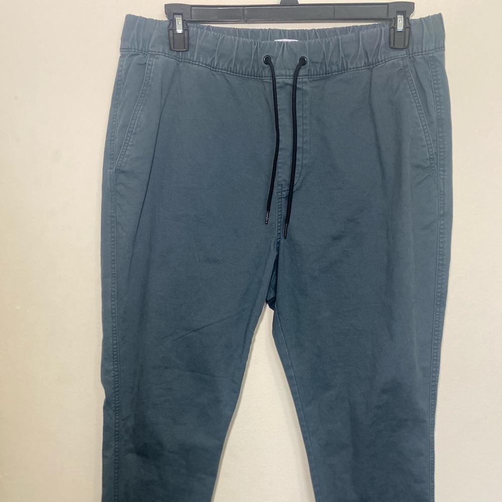 Men’s jogger pants